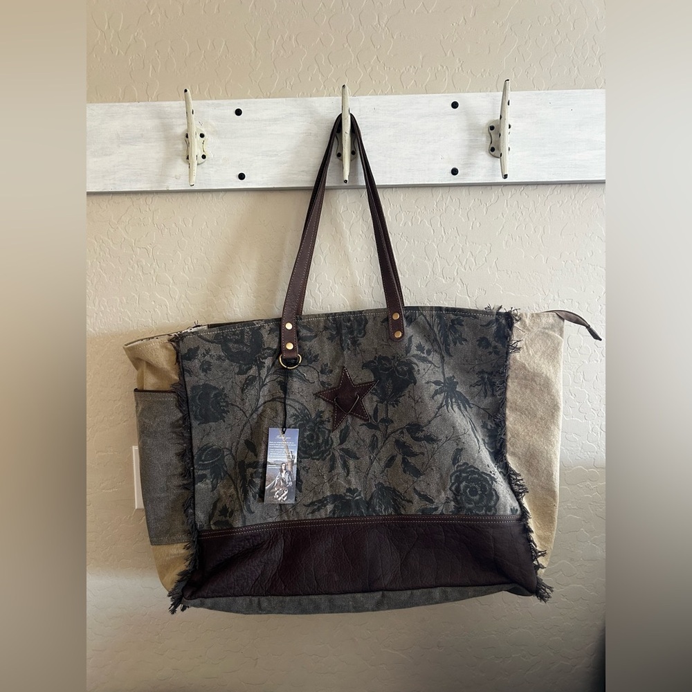 Myra Bag woman’s Leather Weekender Bag NWT